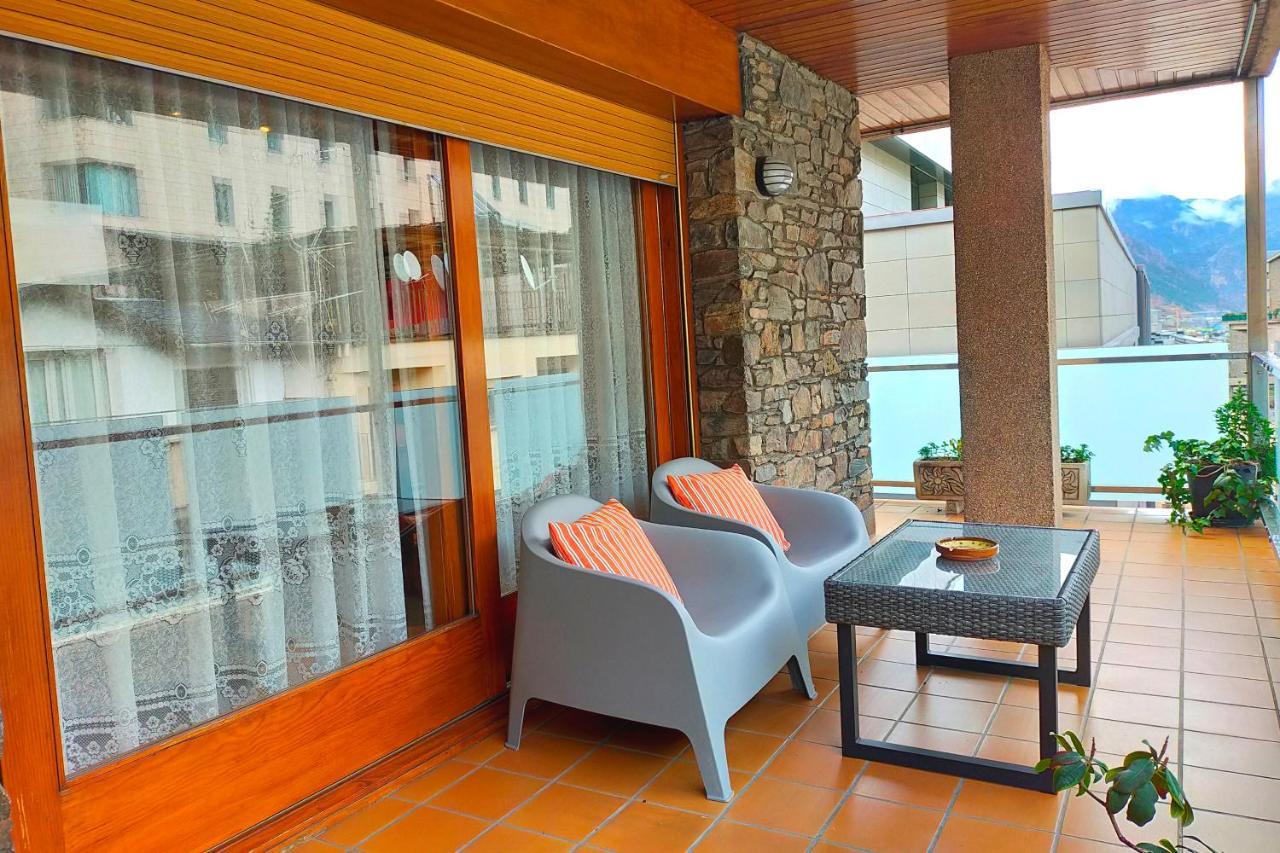 Apartment Amplio Atico Con Terraza En Andorra Centro
